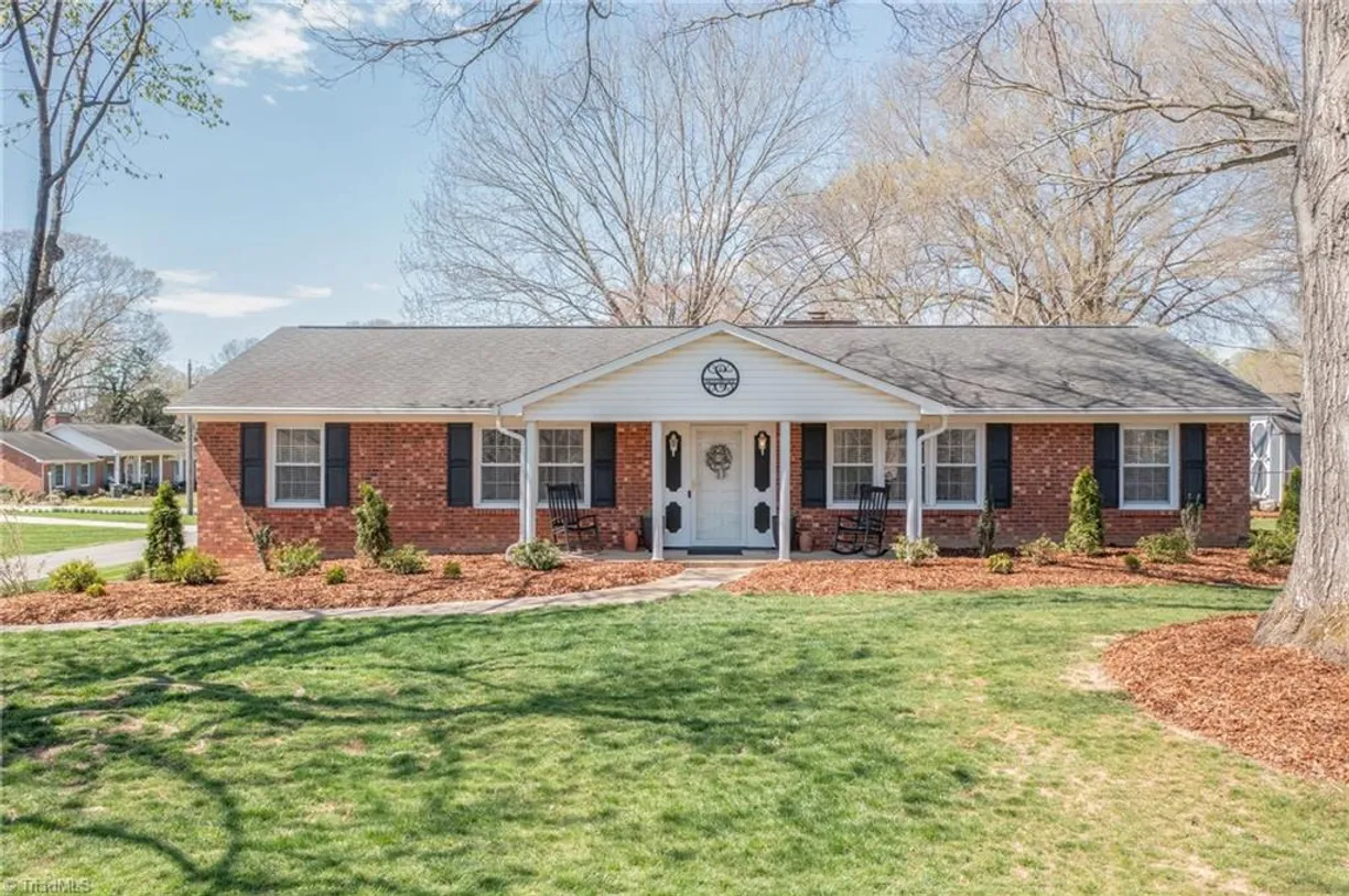 Charlotte Real Estate | View 4870 Dorset Road | 3 Beds, 2 Baths