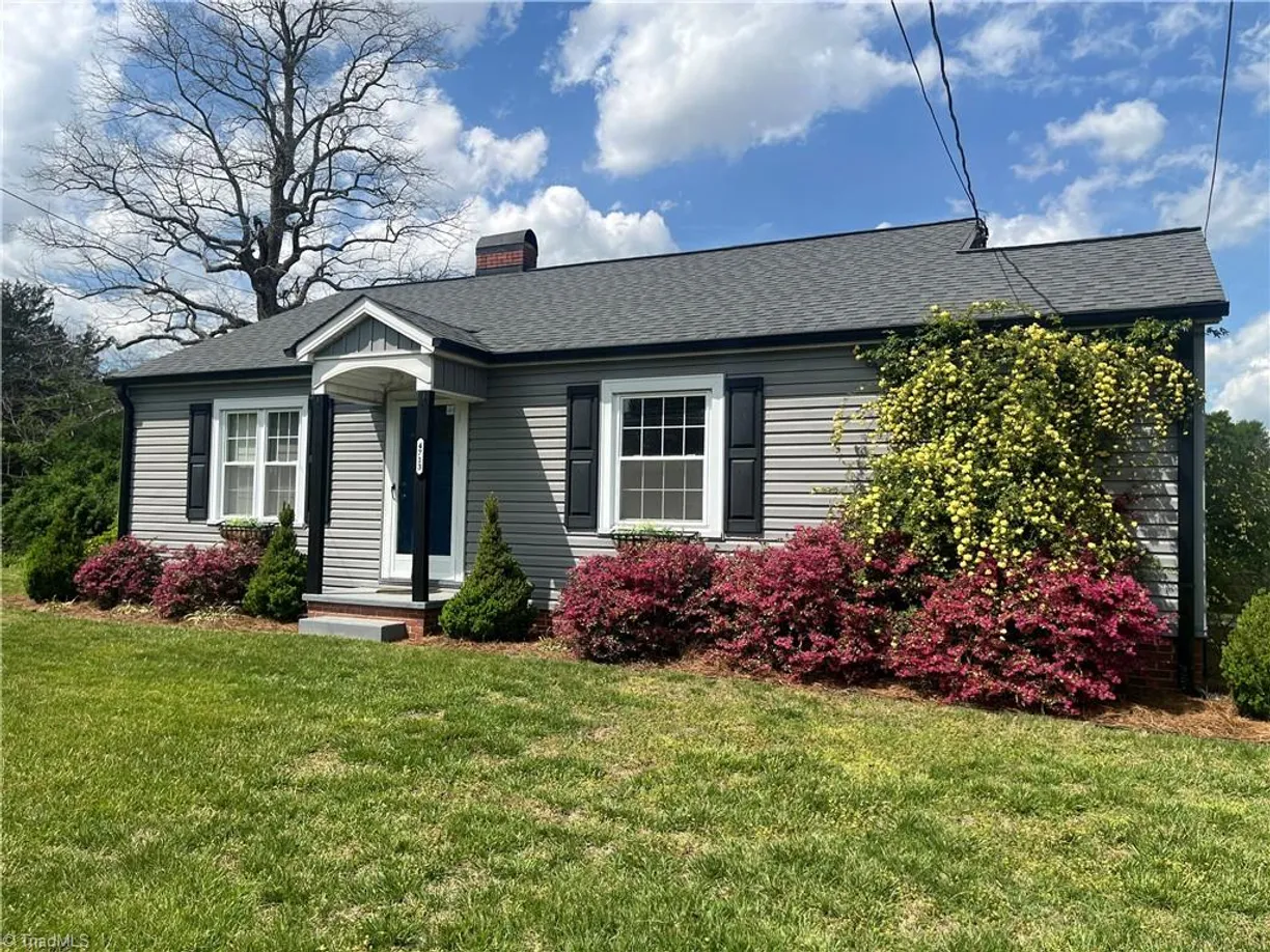Charlotte Real Estate | View 4713 Kernersville Road | 2 Beds, 1 Bath
