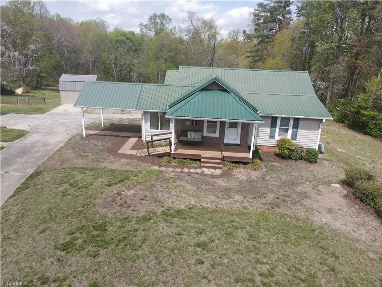 Charlotte Real Estate | View 4717 Kernersville Road | 2 Beds, 1 Bath