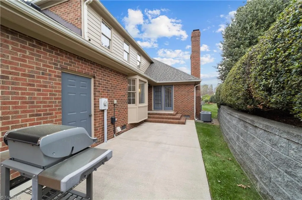 Charlotte Real Estate | View 300 Quarterpath Lane | Listing