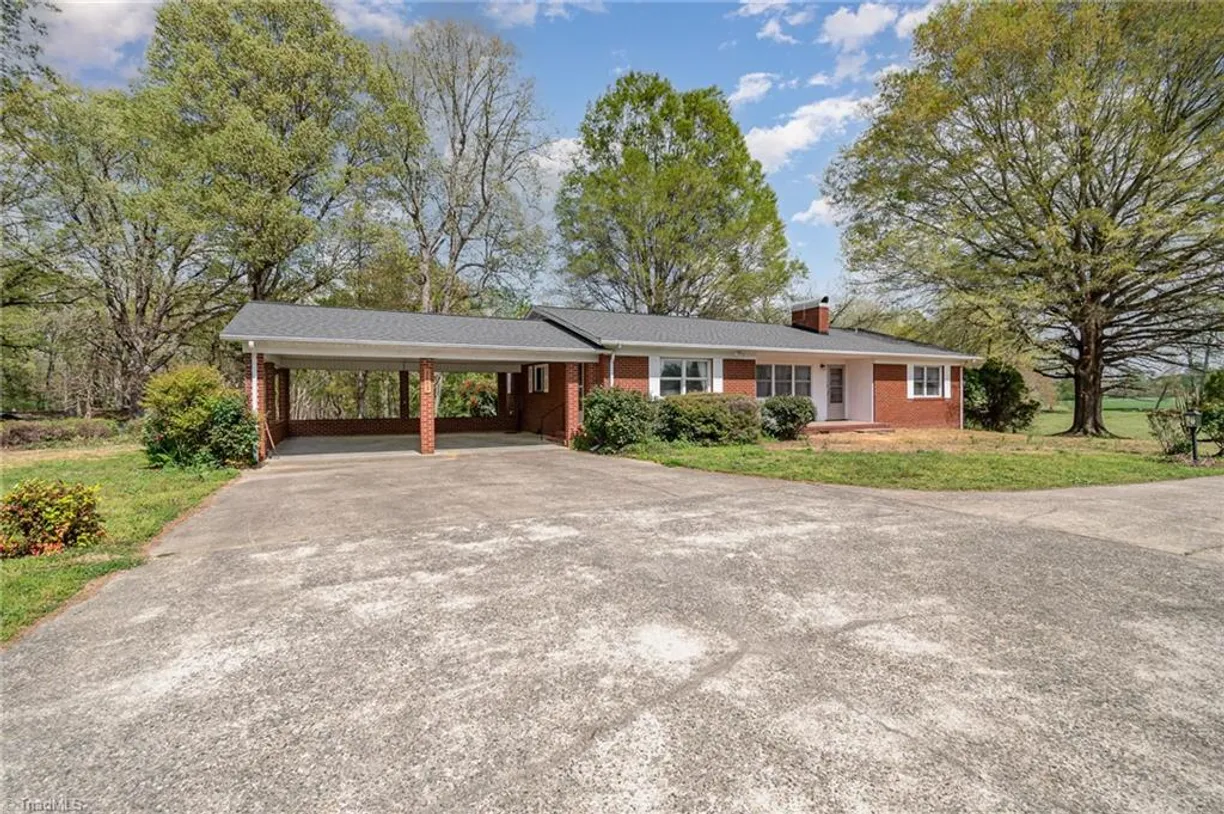Charlotte Real Estate | View 3803 Holly Spring Road | Listing
