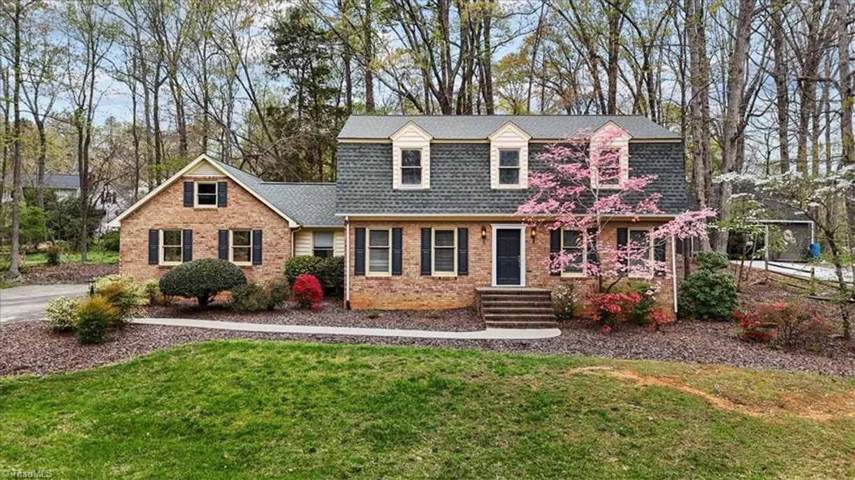 Charlotte Real Estate | View 1239 Briarcliff Drive | 3 Beds, 2 Baths
