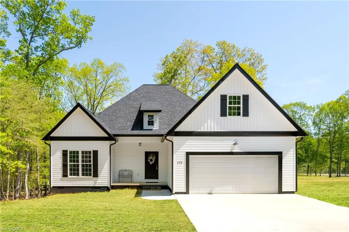 Charlotte Real Estate | View 433 E Brookwood Avenue | 4 Beds, 2 Baths