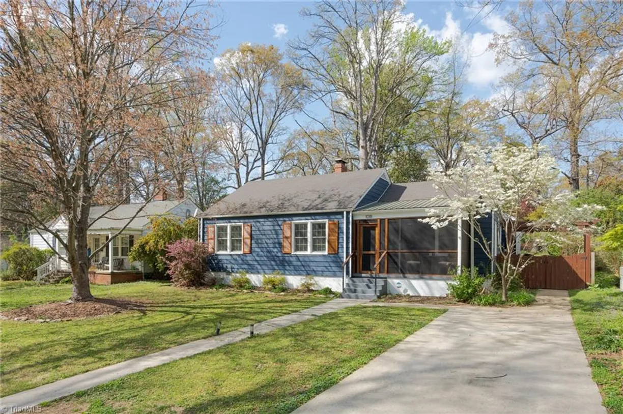Charlotte Real Estate | View 1018 Twyckenham Drive | 3 Beds, 2 Baths