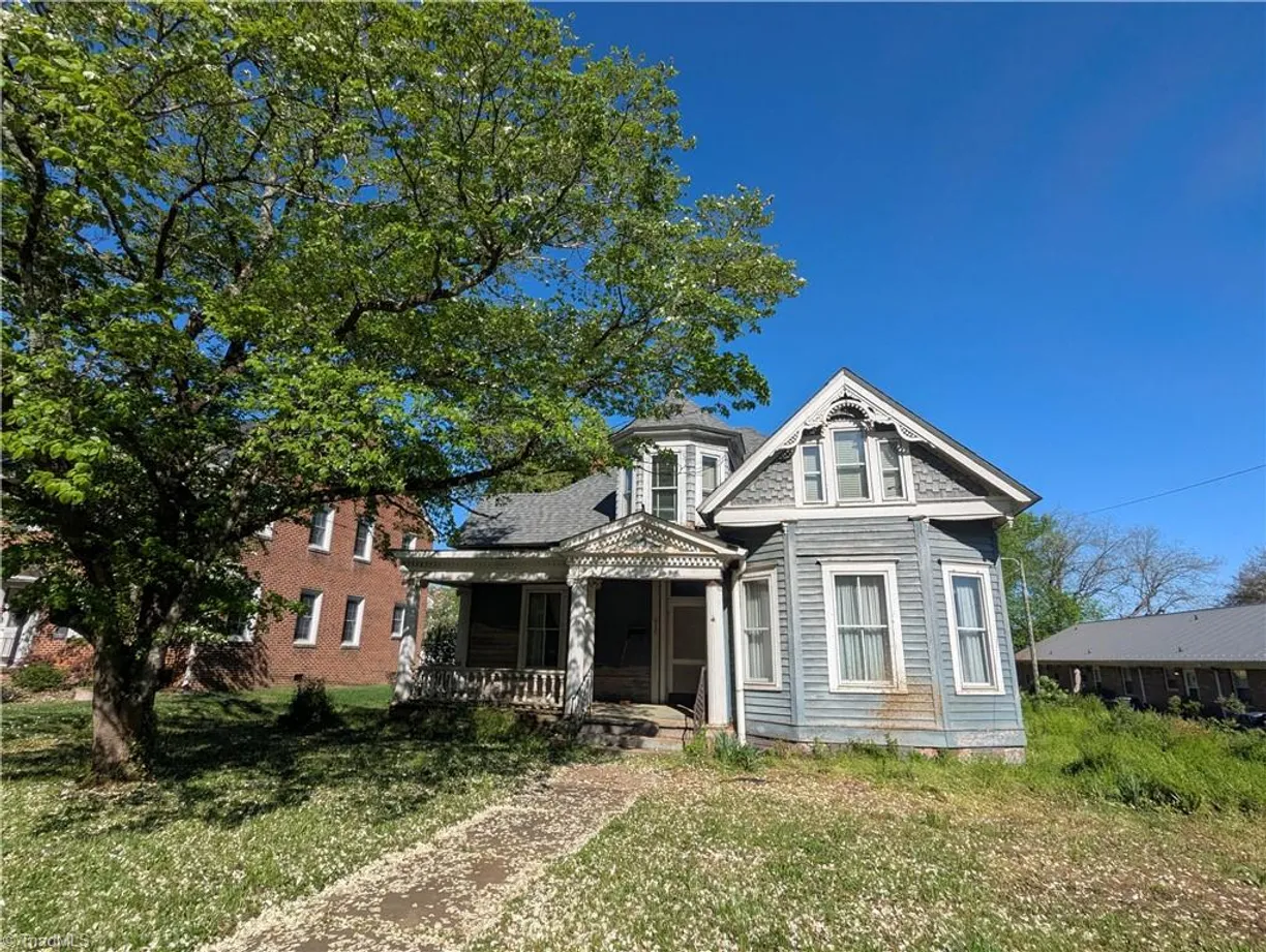 Charlotte Real Estate | View 410 S State Street | 3 Beds, 1 Bath