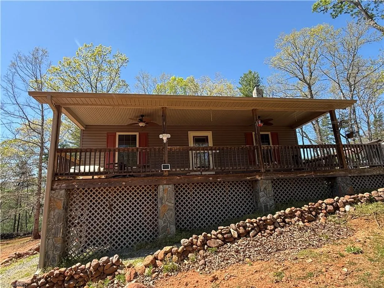 Charlotte Real Estate | View 136 White Rock Road | 2 Beds, 2 Baths
