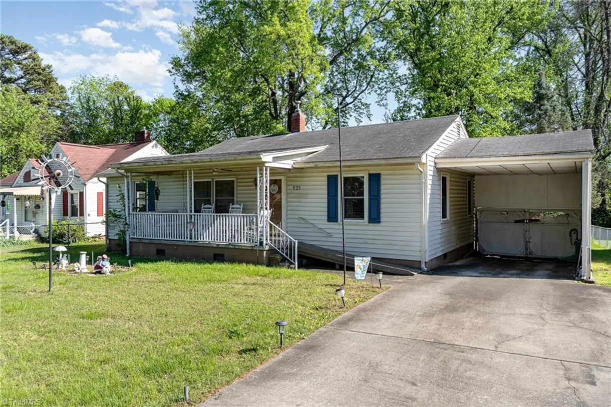 Charlotte Real Estate | View 125 Robbins Street | 3 Beds, 1 Bath