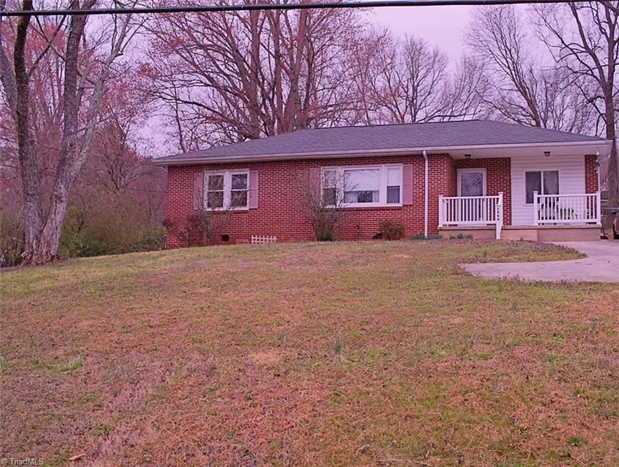 Charlotte Real Estate | View 1404 Wentworth Street | 3 Beds, 2 Baths