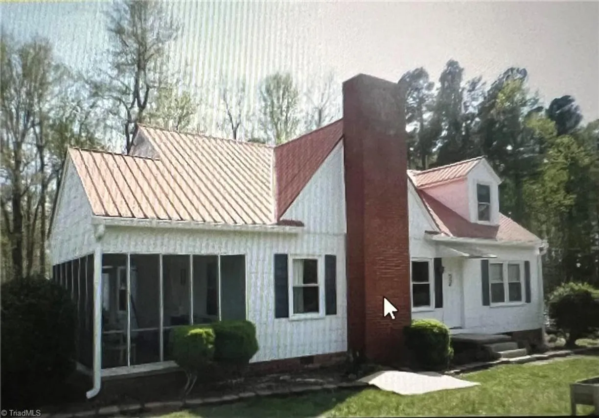 Charlotte Real Estate | View 5590 Old Cedar Square Road | 3 Beds, 2 Baths