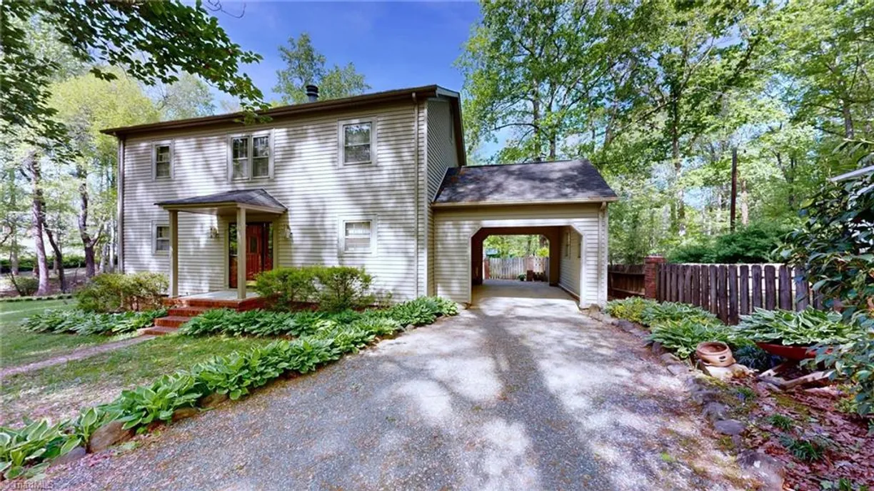 Charlotte Real Estate | View 1408 Buxton Road | 3 Beds, 2 Baths
