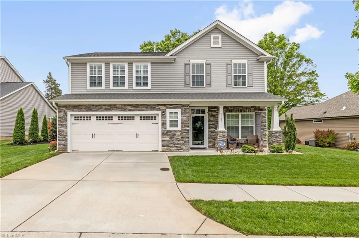 Charlotte Real Estate | View 6212 Hampton Chase Drive | 4 Beds, 2 Baths