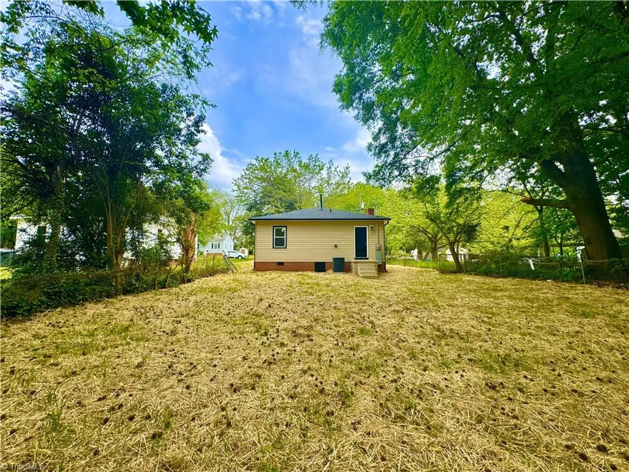 Charlotte Real Estate | View 2022 Anthony Court | Listing