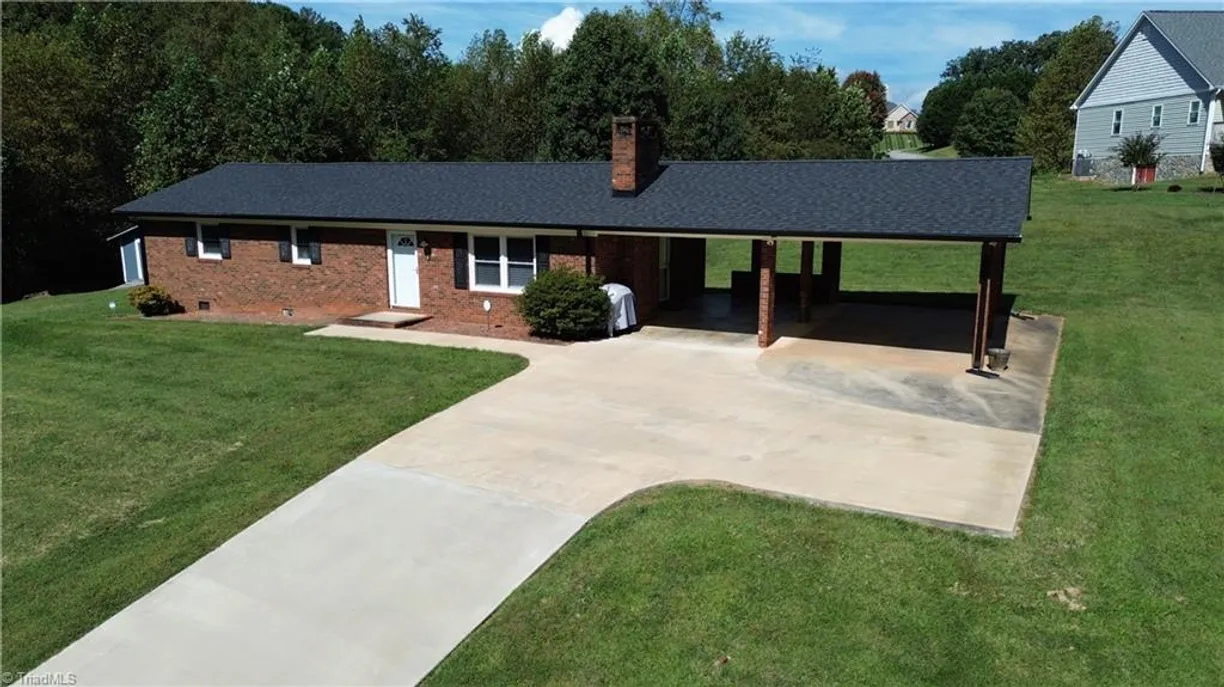 418 Cloverdale Lane, Wilkesboro, NC 28697 Property for sale