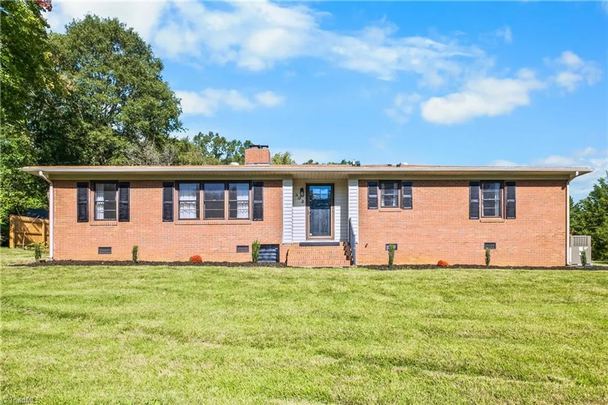 302 Lakewood Drive, Lexington, NC 27292 Property for sale