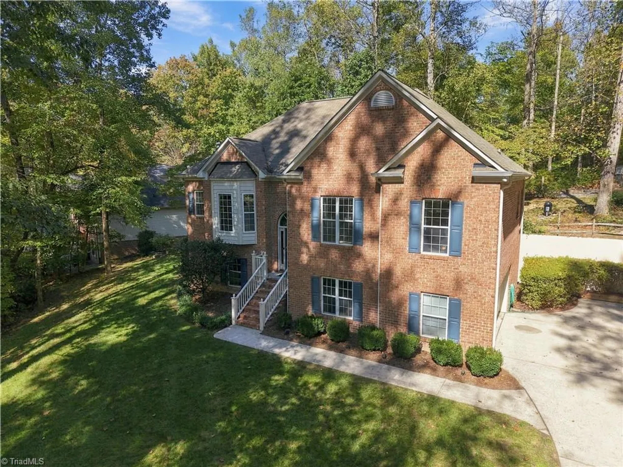 6689 Currieton Drive, Oak Ridge, NC 27310 Property for sale
