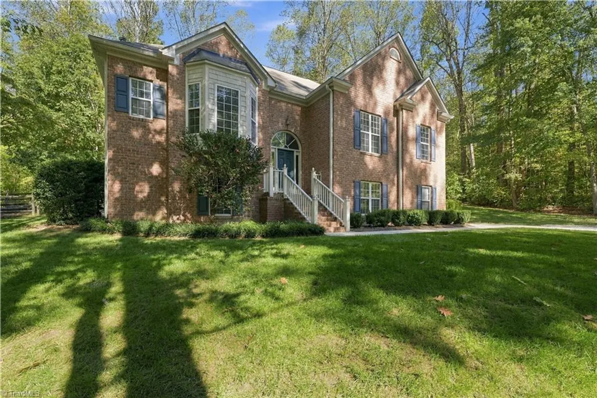 6689 Currieton Drive, Oak Ridge, NC 27310 Property for sale