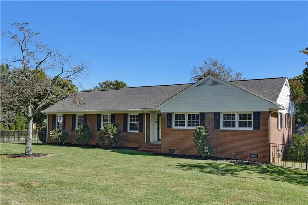 1006 Jefferson Road, Greensboro, NC 27410 Property for sale