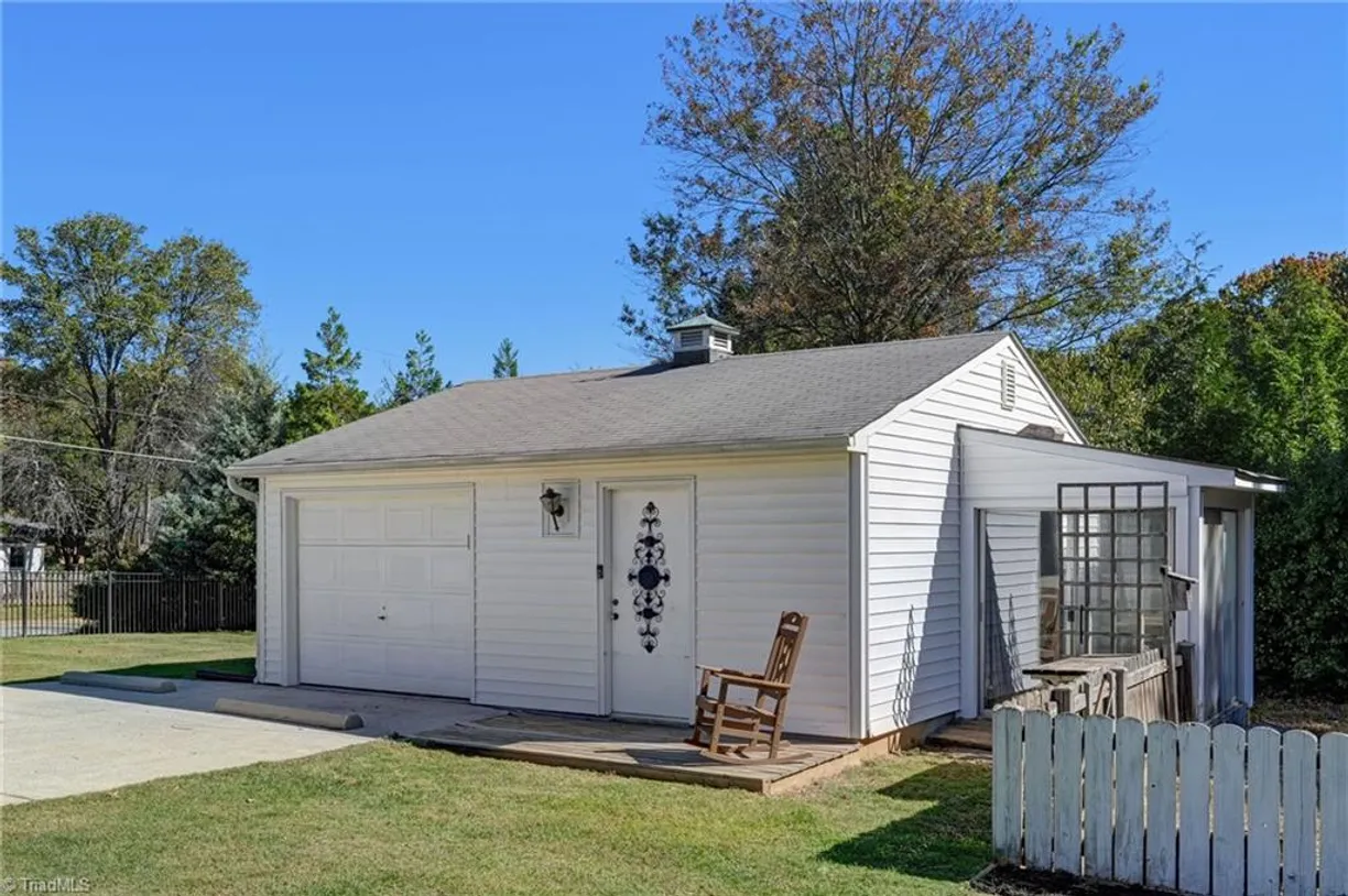1006 Jefferson Road, Greensboro, NC 27410 Property for sale