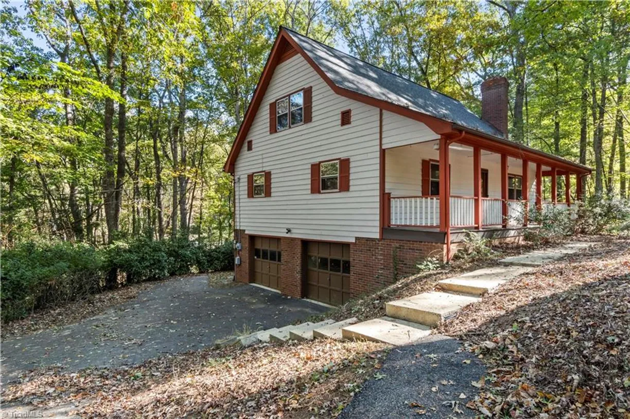 169 Tanglewood Drive, Mount Airy, NC 27030 Property for sale