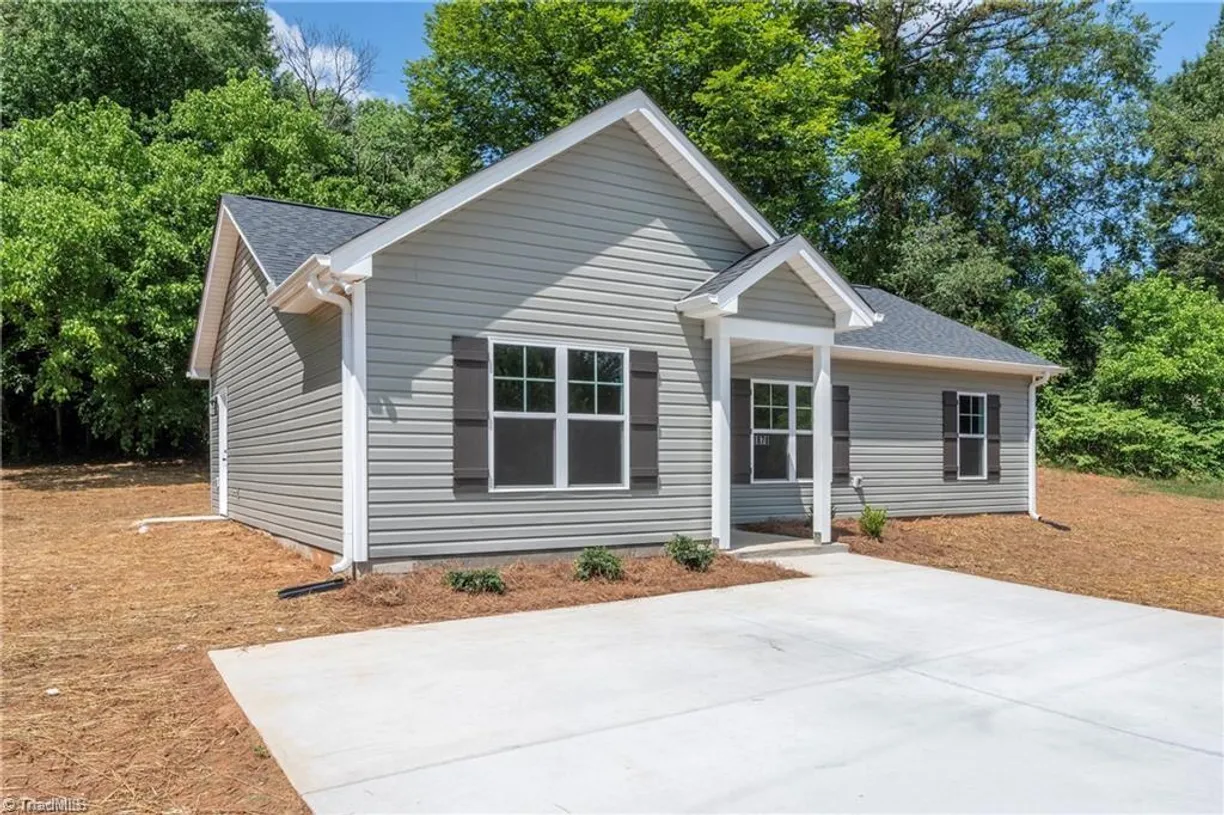 1878 Gyro Drive, Winston-Salem, NC 27127 Property for sale