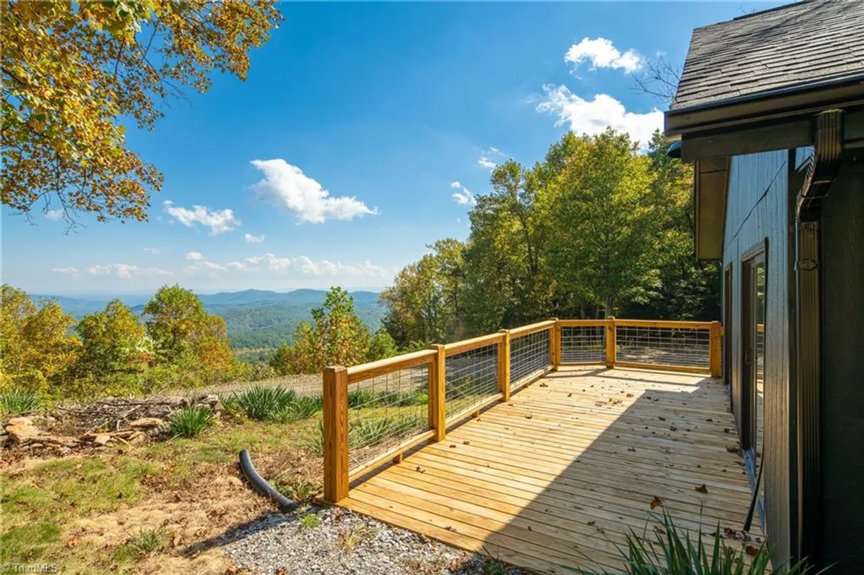 1138 Lump Road, Purlear, NC 28665 Property for sale