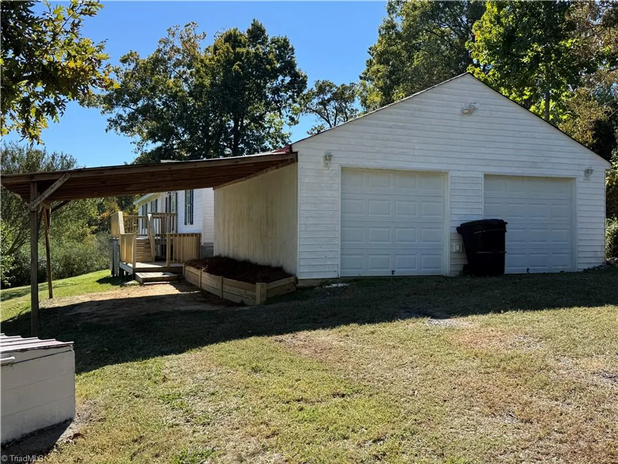 302 Queens Way, Randleman, NC 27317 Property for sale