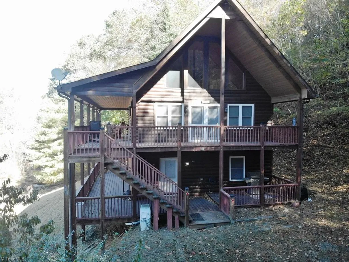 4271 Old Field Creek Road, Grassy Creek, NC 28631 Property for sale