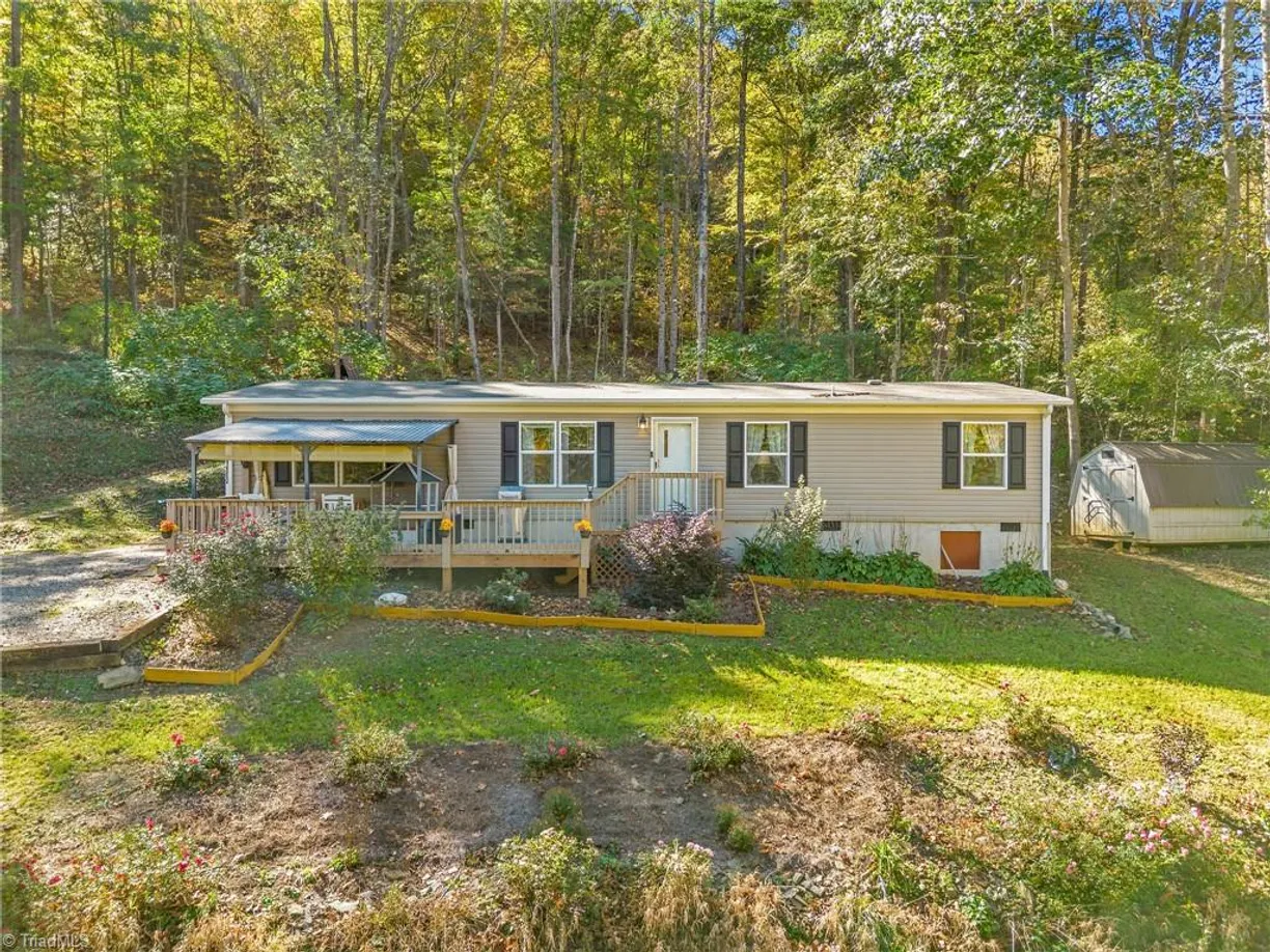 1902 Longbottom Road, McGrady, NC 28649 Property for sale