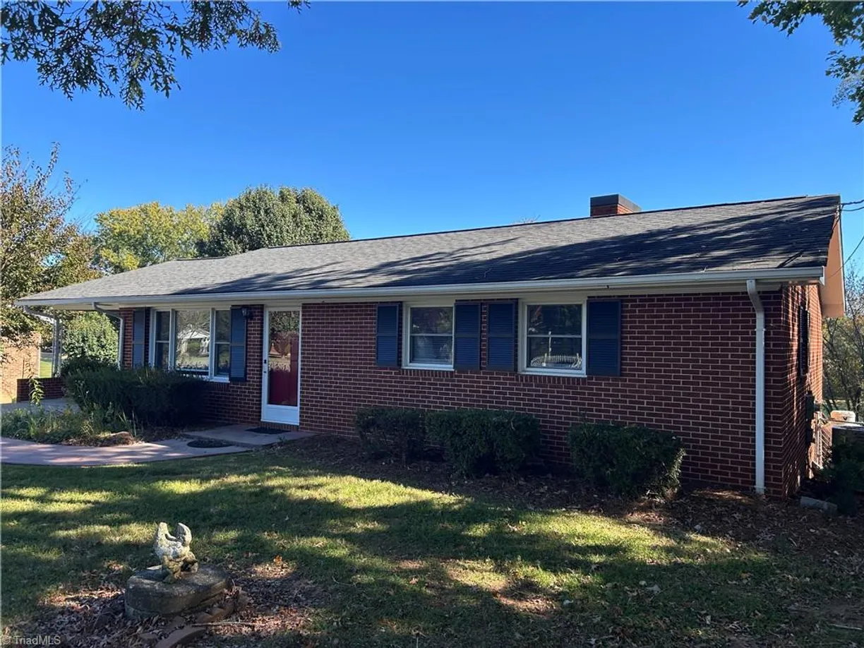 143 Gwynwood Drive, Mount Airy, NC 27030 Property for sale