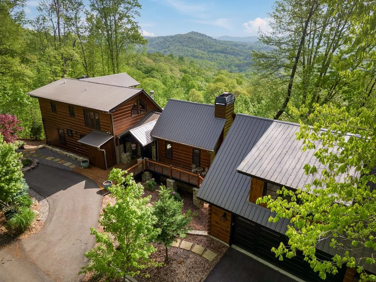 Athens, GA Real Estate | View 851 Moreland Drive N | 3 Beds, 2 Baths