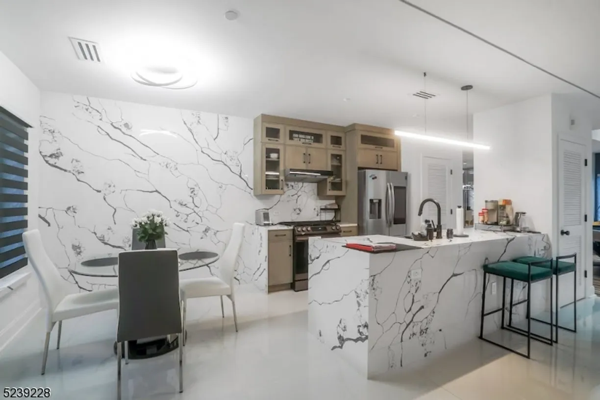 Rockland/Orange/NJ Real Estate | View 368 Rector St, 513 | 3 Beds, 2 Baths | View 1