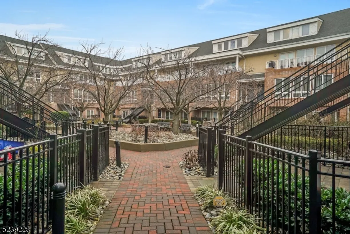 Rockland/Orange/NJ Real Estate | View 368 Rector St, 513 | Listing | View 22