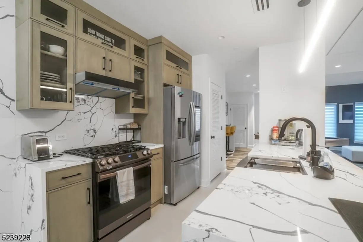 Rockland/Orange/NJ Real Estate | View 368 Rector St, 513 | Listing | View 2