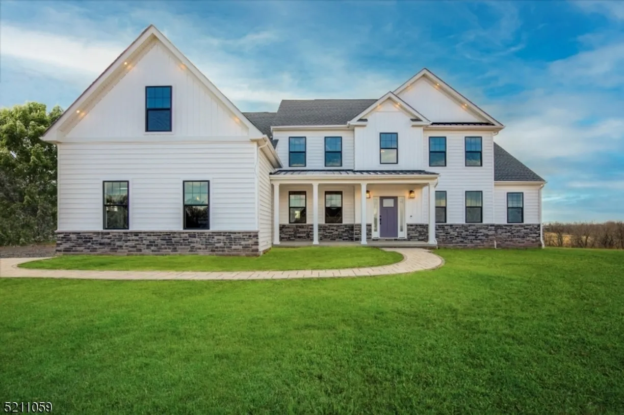 Central NJ/Bucks County, PA Real Estate | View 16 Holcombe Grove Rd | 4 Beds, 3 Baths
