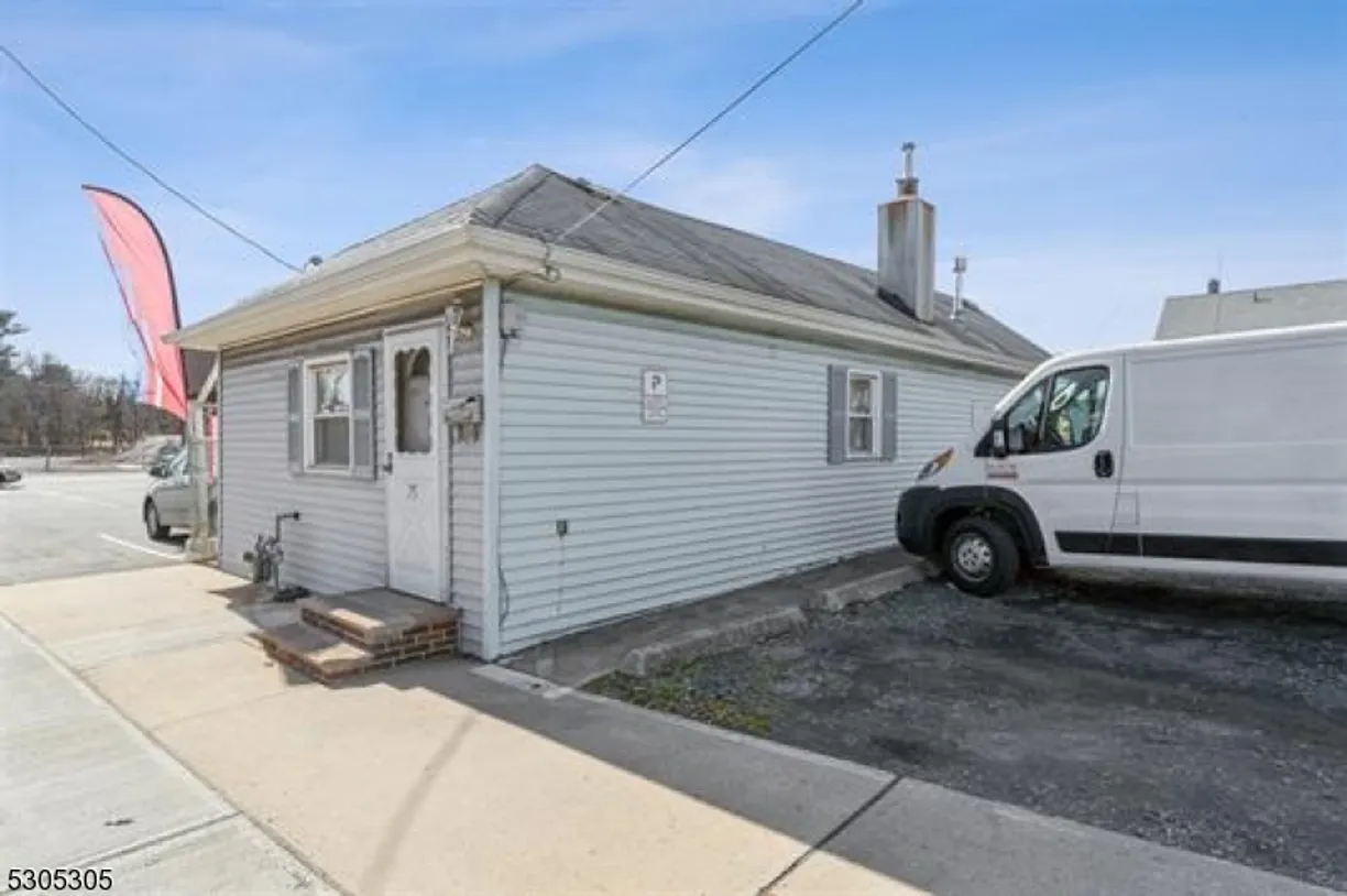 Jersey City/Hoboken Real Estate | View 75 Georges Rd | Listing