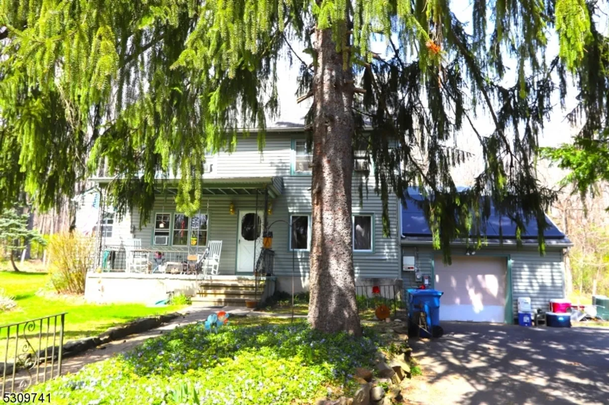Central NJ/Bucks County, PA Real Estate | View 46 Snydertown Rd | 3 Beds, 2 Baths