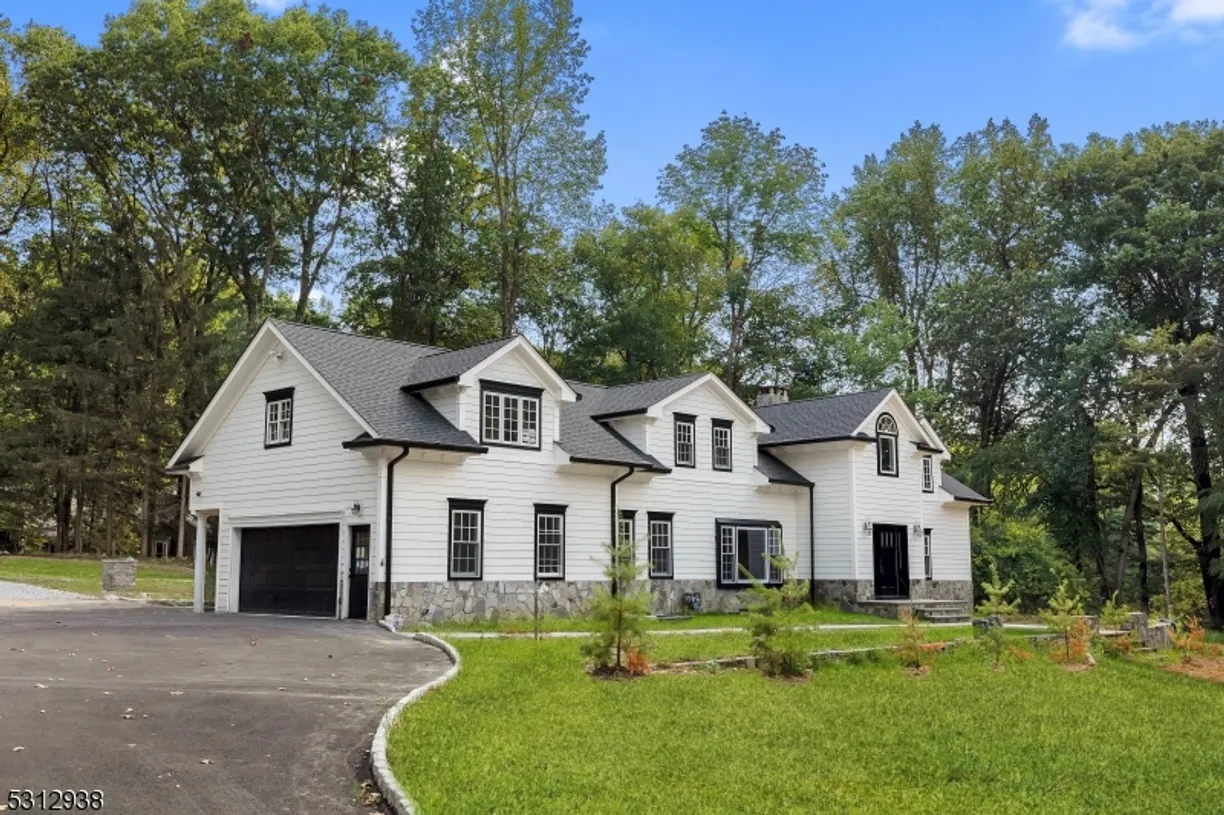 Jersey City/Hoboken Real Estate | View 432 Fox Chase Rd | 5 Beds, 3 Baths