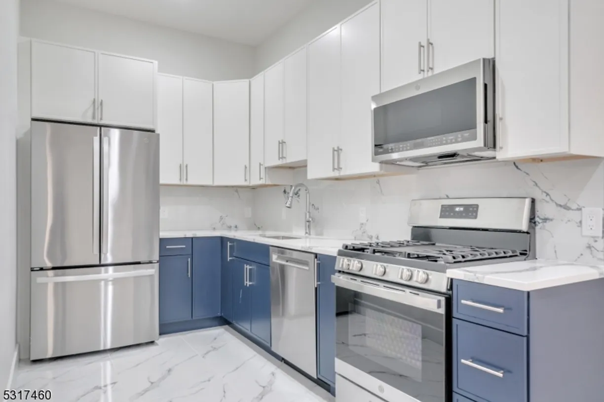 Jersey City/Hoboken Real Estate | View 22 Bloomfield Ave, 215 | 2 Beds, 1 Bath