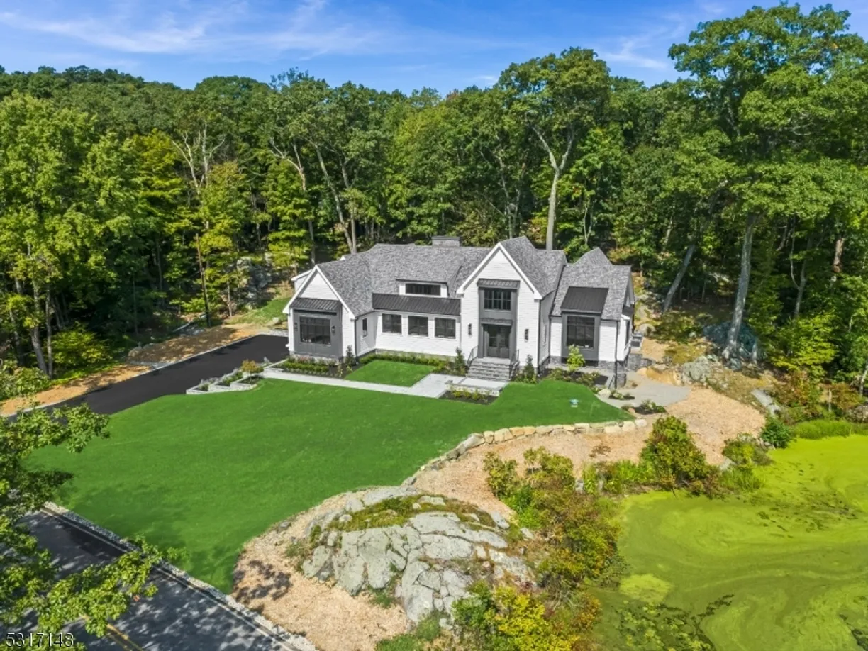Bergen County Real Estate | View 768 W Shore Dr | 5 Beds, 5 Baths