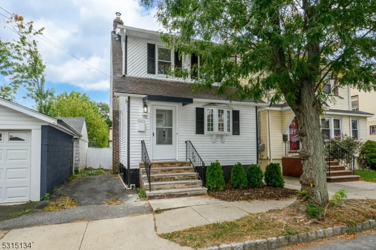 Jersey City/Hoboken Real Estate | View 95 Franklin Ave | 3 Beds, 1 Bath