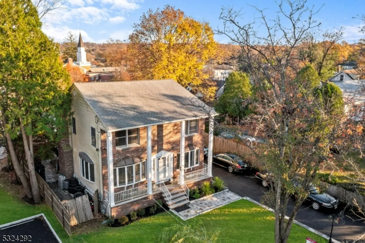 Jersey City/Hoboken Real Estate | View 15 Parkhurst Pl | Listing