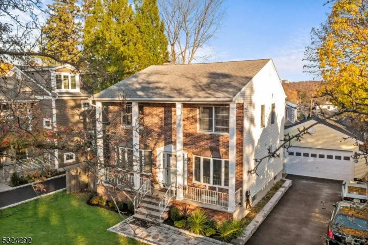 Jersey City/Hoboken Real Estate | View 15 Parkhurst Pl | 3 Beds, 3 Baths