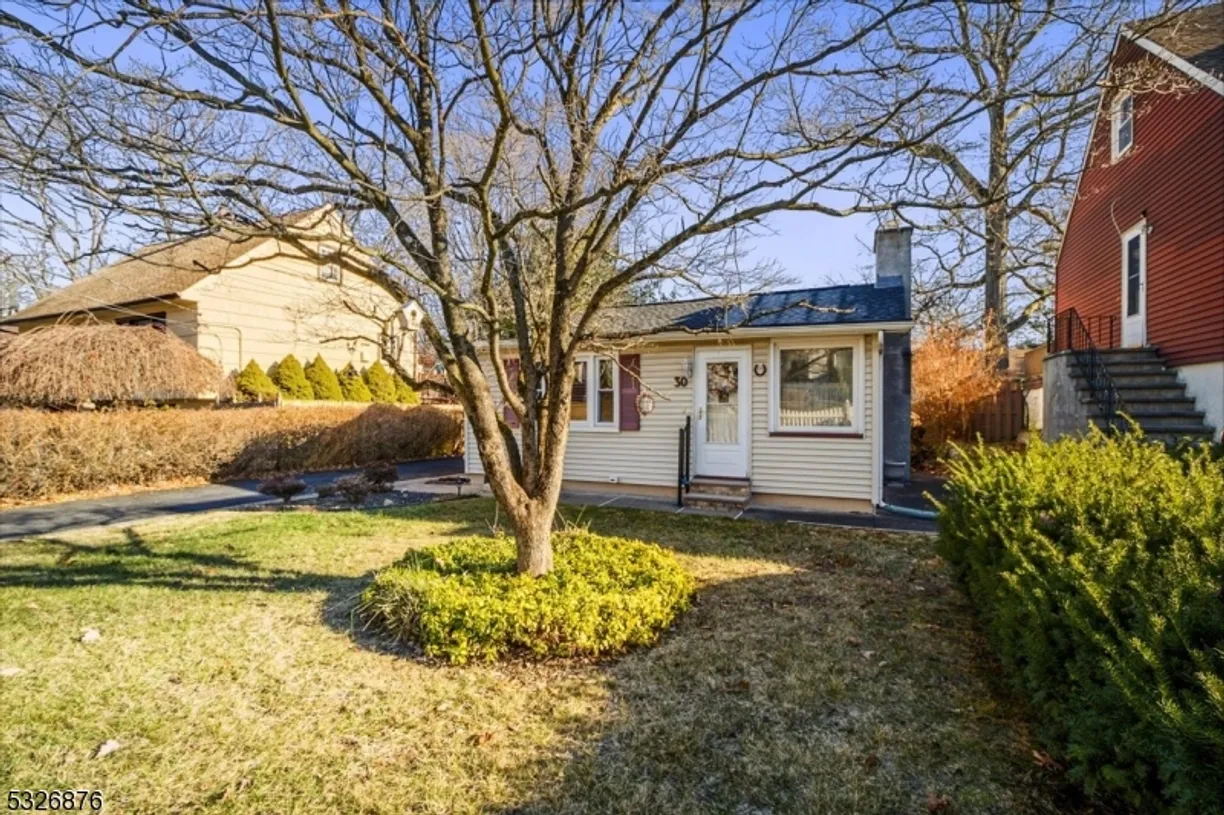 Jersey City/Hoboken Real Estate | View 30 Redwood Ave | Listing