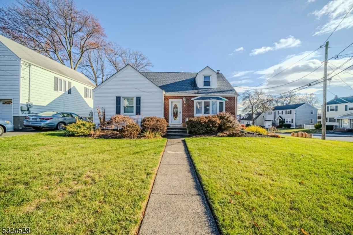 Jersey City/Hoboken Real Estate | View 36 Howard Pl | 4 Beds