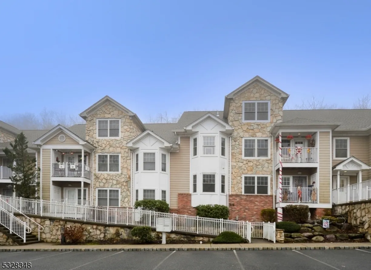 Bergen County Real Estate | View 39 Hamburg Tpke | 1 Bed, 2 Baths