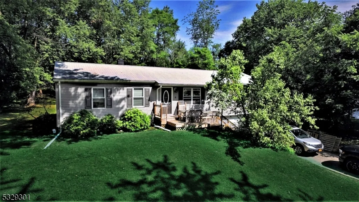 Rockland/Orange/NJ Real Estate | View 8 Maple Dr | Listing
