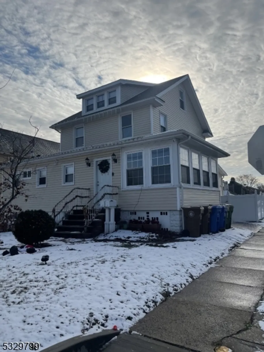 Bergen County Real Estate | View 513 N Park Ave, 1 | 2 Beds, 1 Bath