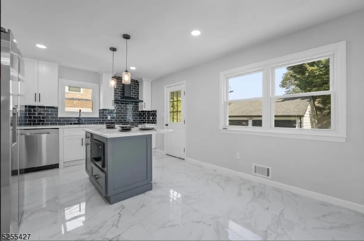 Jersey City/Hoboken Real Estate | View 210 Centre St, 1 | Listing