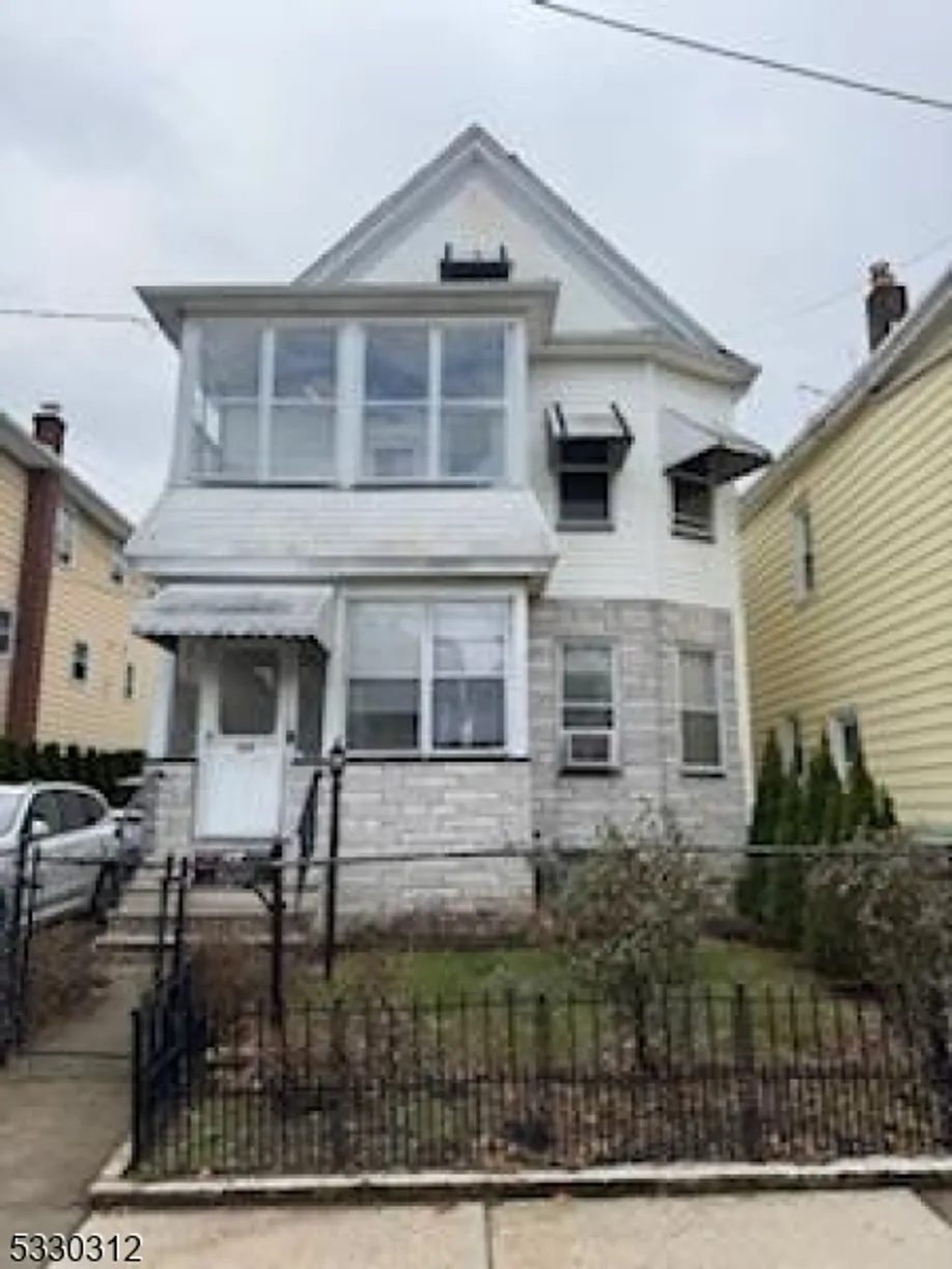 Jersey City/Hoboken Real Estate | View 375 Highland Ave | 3 Beds, 1 Bath