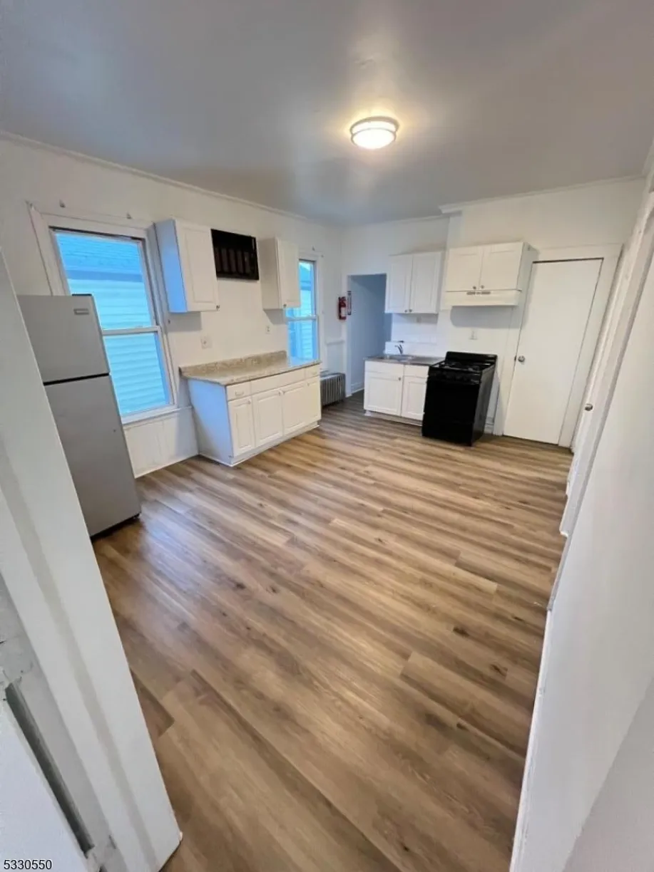 Jersey City/Hoboken Real Estate | View 39 Thomas St | 2 Beds, 1 Bath